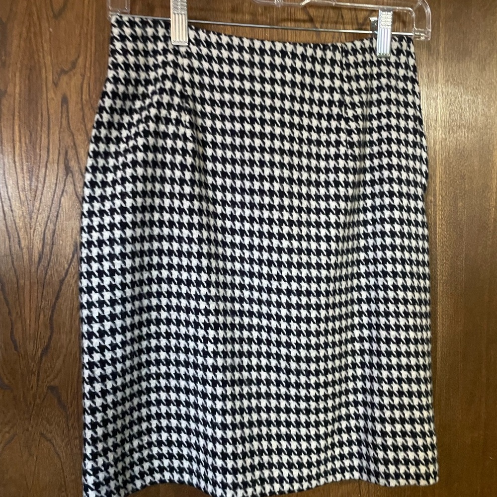 Classic Houndstooth Skirt
